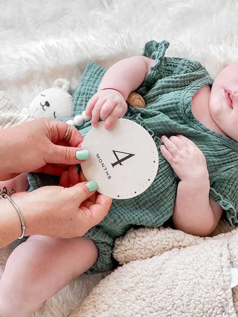 התפתחות התינוק בחודש הרביעי - מתפתחים ביחד